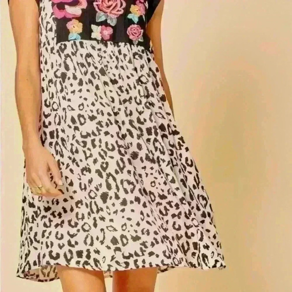 Savannah Jane Dress - Picture 3 of 8